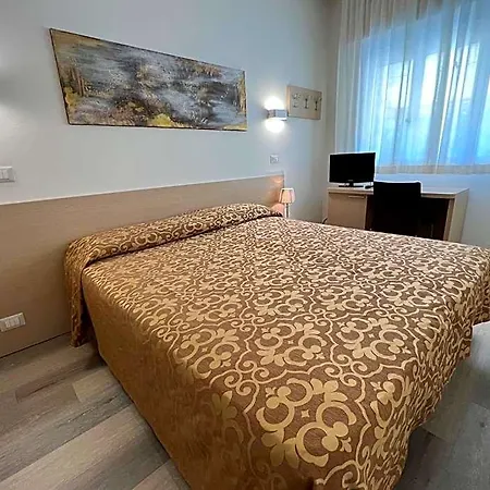 Castiglione 3* Λινιάνο Σαμπιαντόρο