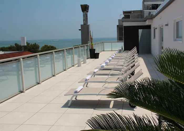 卡斯蒂丽欧内酒店 3*